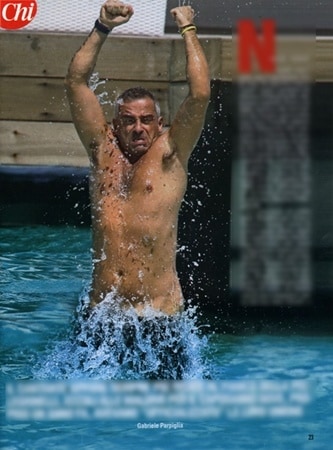 tuffo-in-piscina