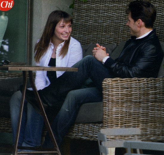 Pier Silvio e la figlia Lucrezia insieme al bar