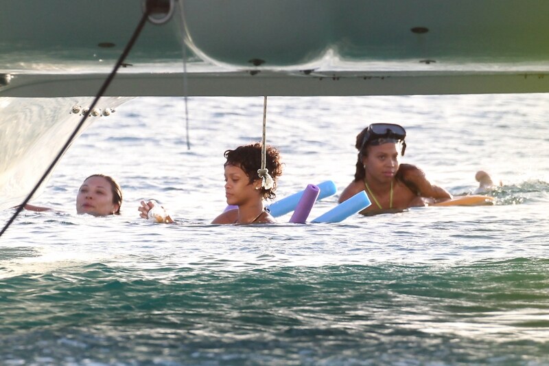 rihanna-sirena-in-mare