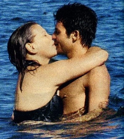 serena grandi bacia il nuovo toyboy valentino