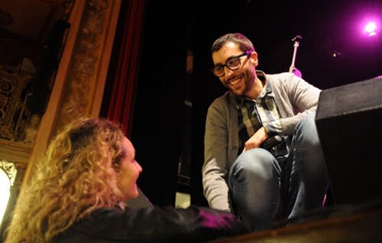 stefano-riceve-i-complimenti-del-pubblico