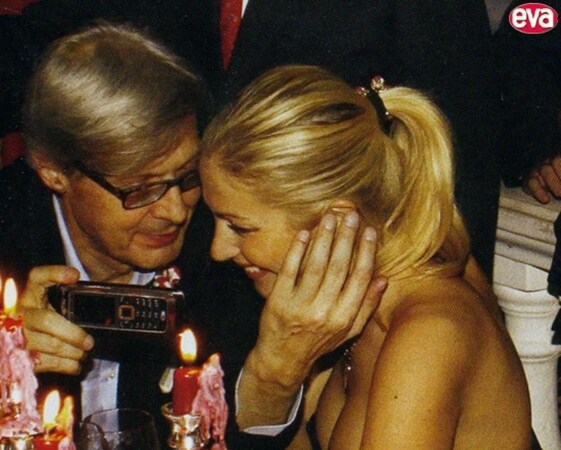 sgarbi-accarezza-vittoria-risi