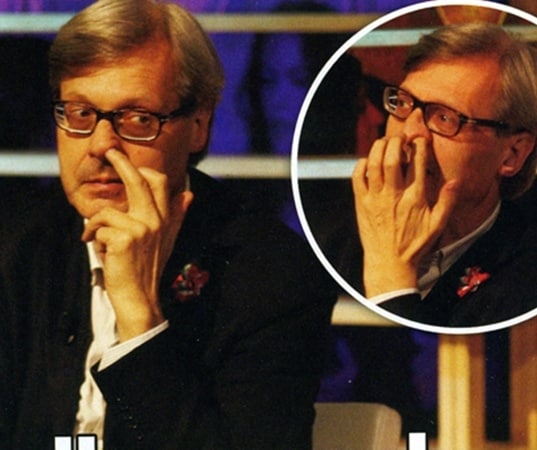 sgardi-foto-dita-nel-naso