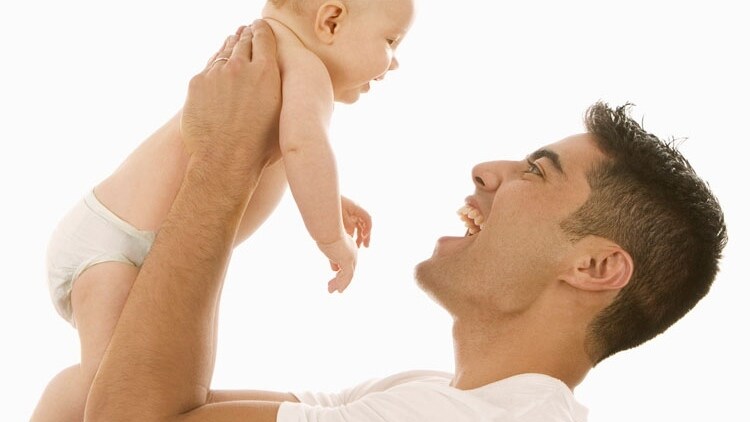 permessi retribuiti per allattamento al padre lavoratore