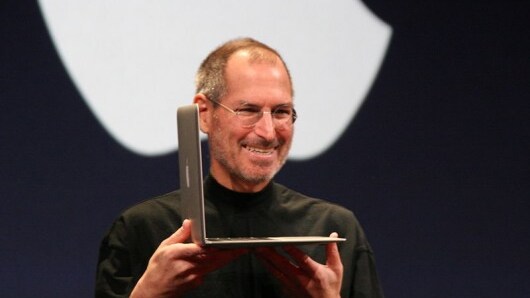 5665-steve-jobs-macbook-air