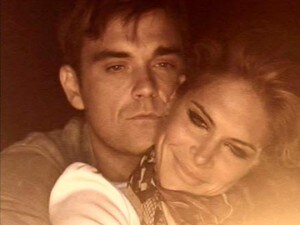 robbie-williams-and-ayda-pic-splash-image-2-928194649