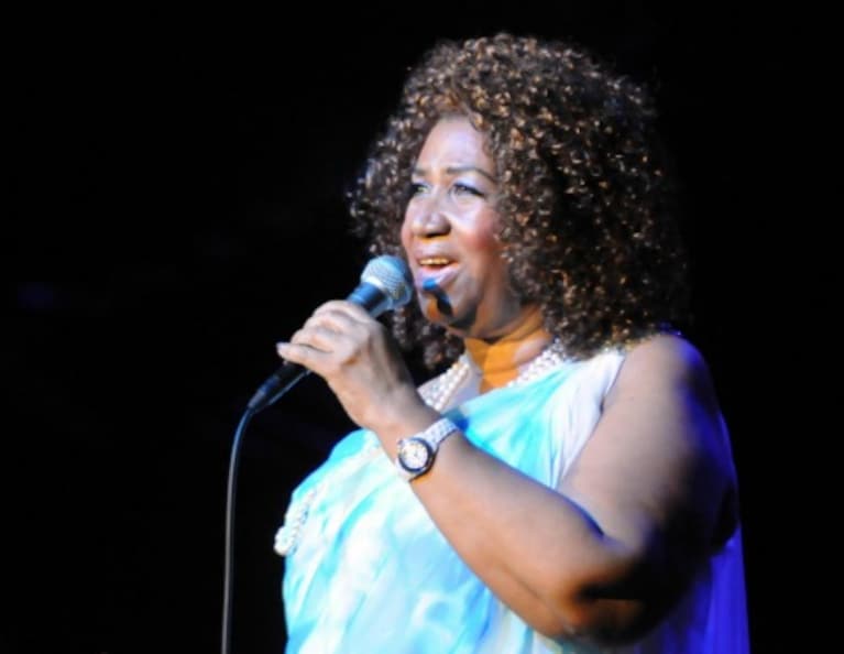 aretha franklin funerale whitney houston canterà