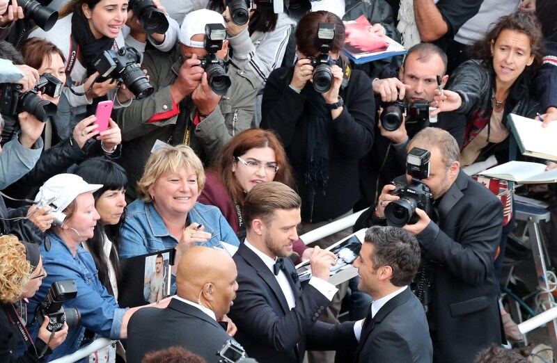 Timberlake assediato dai fotografi