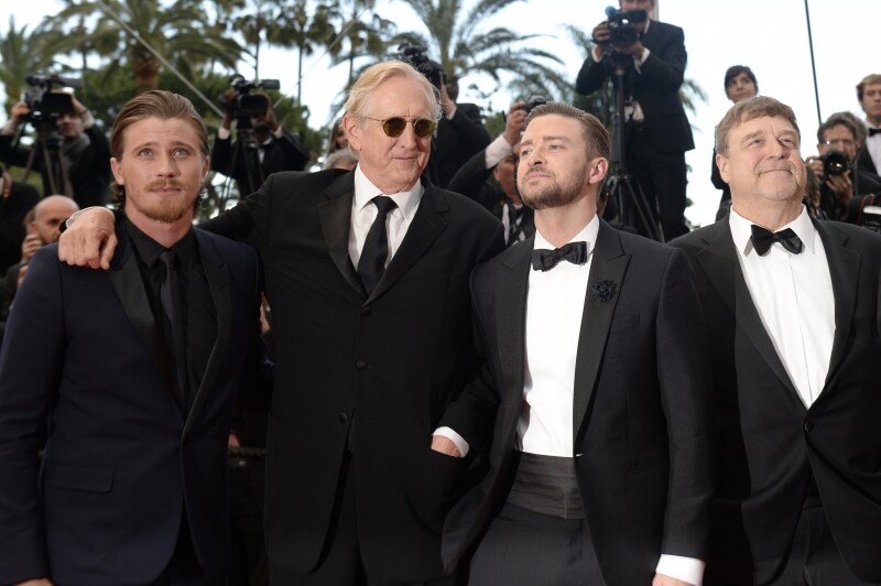 Justin Timberlake in posa con Garrett Hedlund, T Bone Burnet e John Goodman