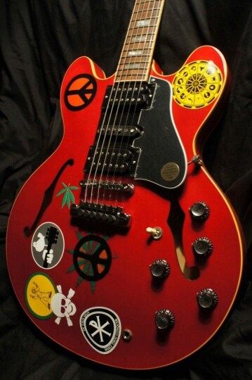 chitarra PeaceAndLove