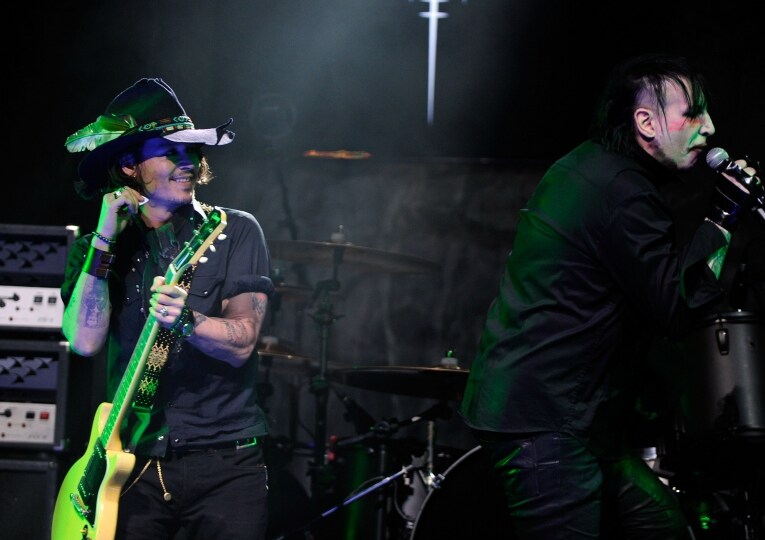 Sguardo d intesa con il satanico Manson