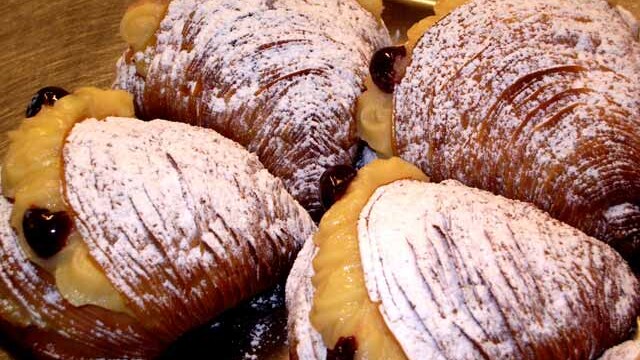 La tipica sfogliatella napoletana