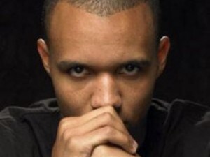 Giochereste mai contro di lui? Ci sono in palio 100.000 $