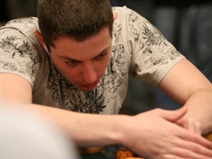 Tom Dwan spera di "spizzare" carte migliori in questo periodo