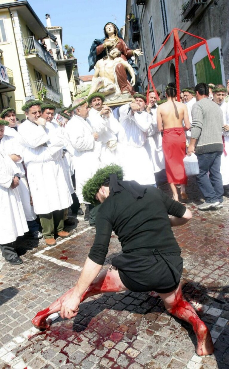 settimana santa processione religiosa