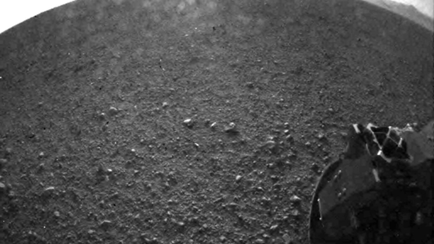 curiosity fotografa la prima eclissi marziana