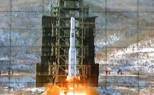 Il lancio del missile Unha–3 che ha portato in orbita il primo satellite nordcoreano lo scorso dicembre.