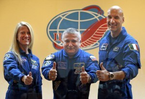 La crew della missione: a sinistra Karen Nyberg, al centro Fyodor Yurchikhin e a destra Parmitano.