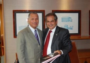Il presidente della NASA, Charles Bolden (a sinistra) e il presidente dell’ASI, Enrico Saggese.