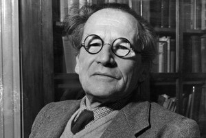 Schrödinger negli ultimi anni. Morirà nel 1961.
