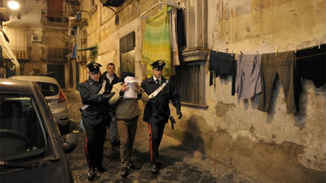 blitz nella napoli bene
