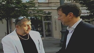 Vilnius mayor runs over illegally parked car in a tank 
