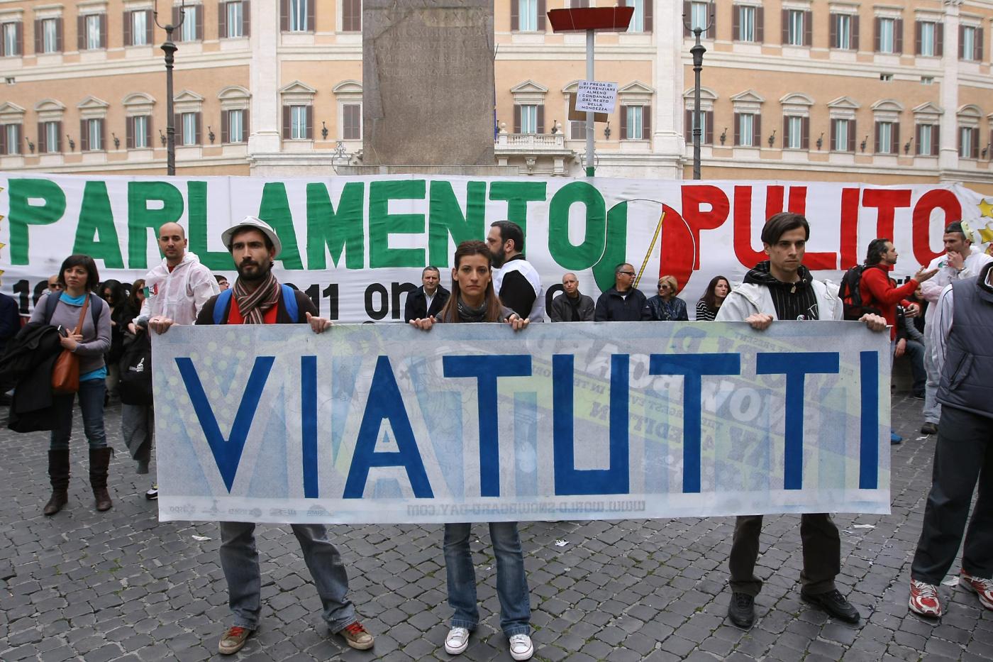 Piazza Montecitorio, manifestazione &quot;Parlamento pulito&quot;