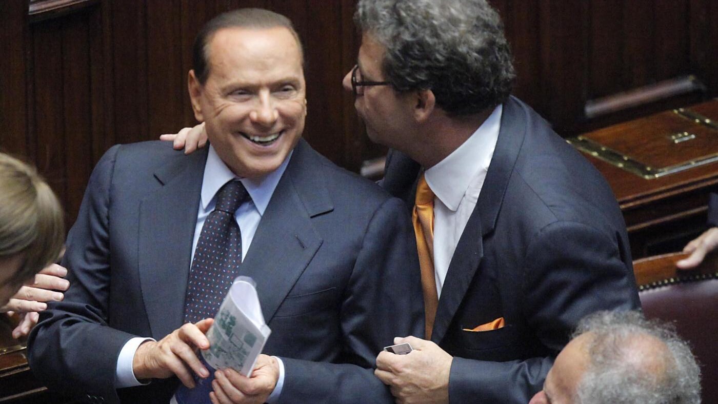 Il Presidente del Consiglio scherza sul nuovo nome da dare al partito. Ma chi l'ha detto che Forza gnocca è una cattiva idea