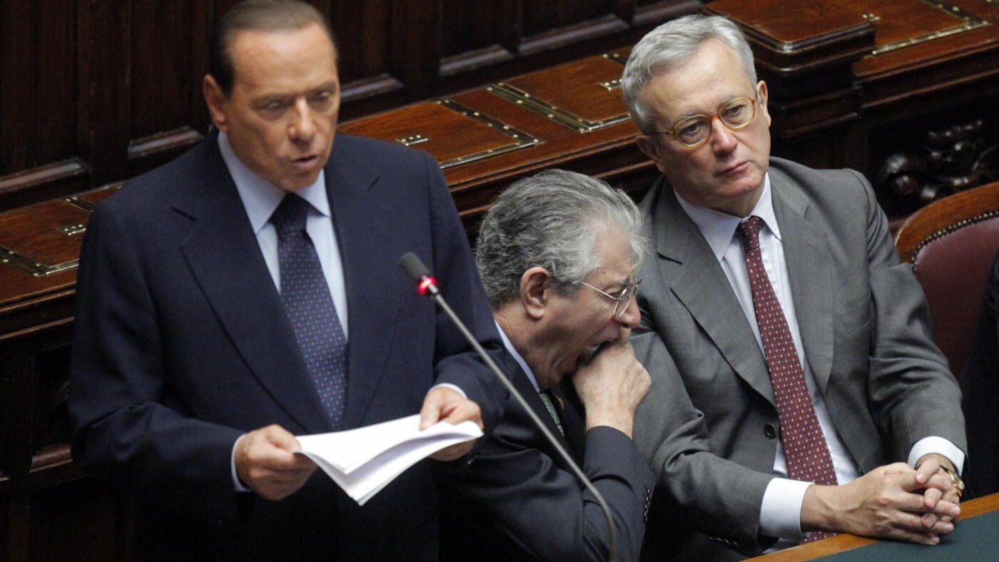 Nel suo discorso a Montecitorio il Cavaliere ha escluso la possibilità di un passo indietro dell'attuale esecutivo. E sulle opposizioni: Sono frastagliate e divise, anzi, sono addirittura sparite.