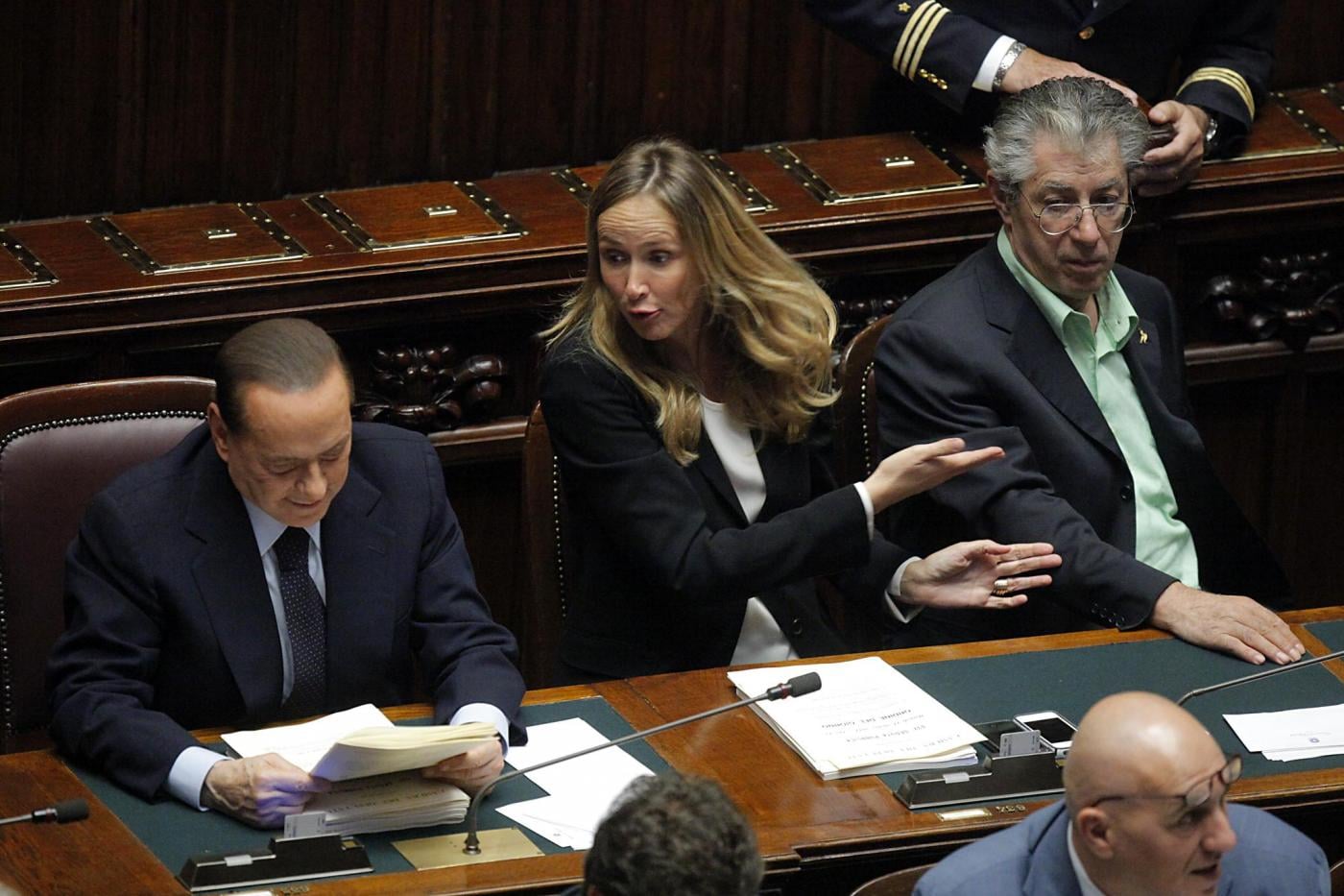 Il Cavaliere avrà il compito di mediare le diverse fazioni della maggioranza. E Stefania Prestigiacomo ha già dichiarato che non voterà la finanziaria.