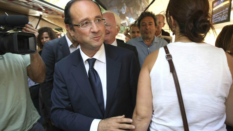 Tanti i francesi che sono andati a votare per le primarie del partito socialista dal quale uscirà il nome che sfiderà Sarkozy il prossimo anno. Restano aperti i giochi: Hollande e Martine Aubry i più votati al primo turno.