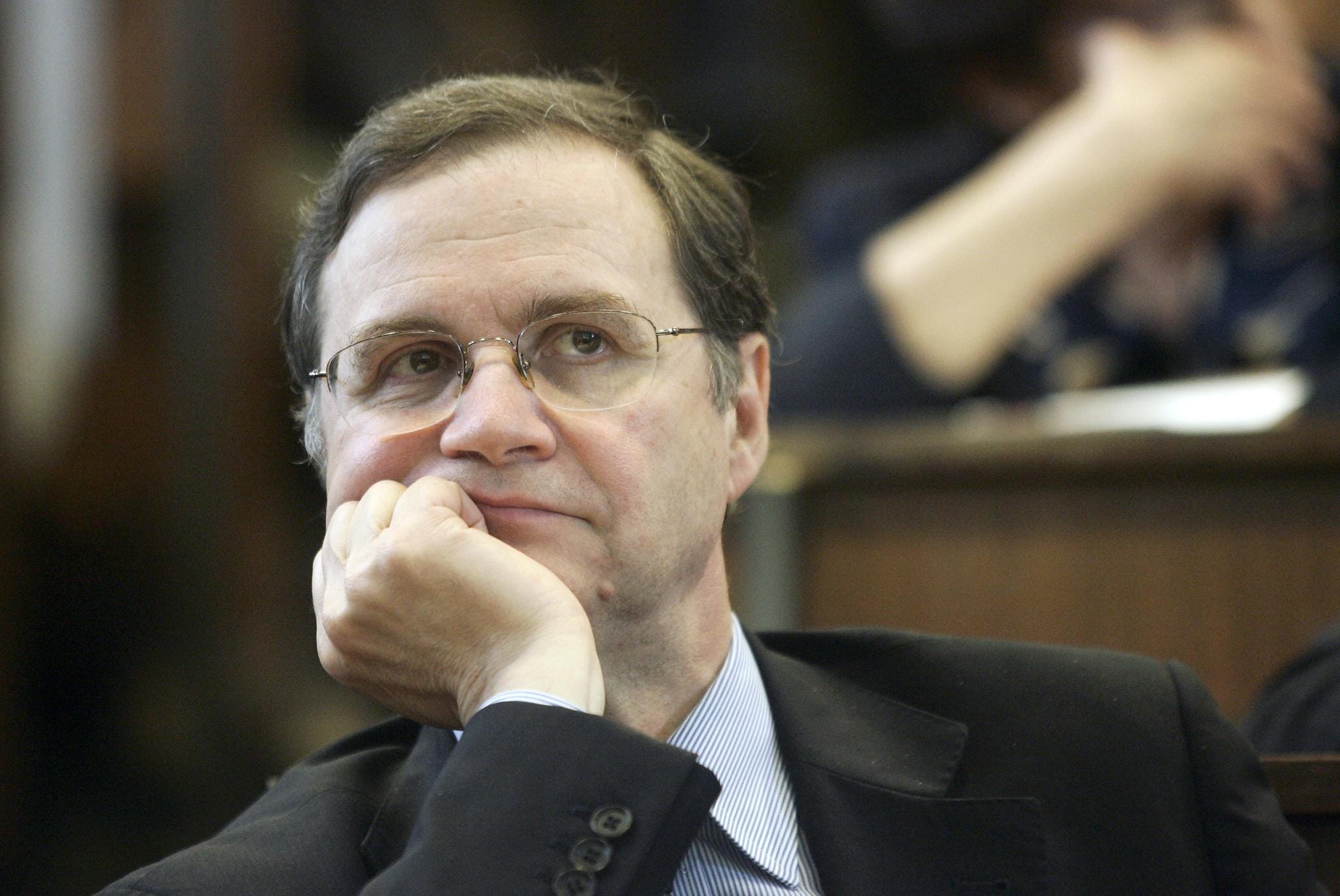 Dopo giorni di intense discussioni all’interno della maggioranza, oggi a sorpresa la nomina dell’attuale vicedirettore generale di Bankitalia che andrà a sostituire Draghi, chiamato a guidare la Bce.