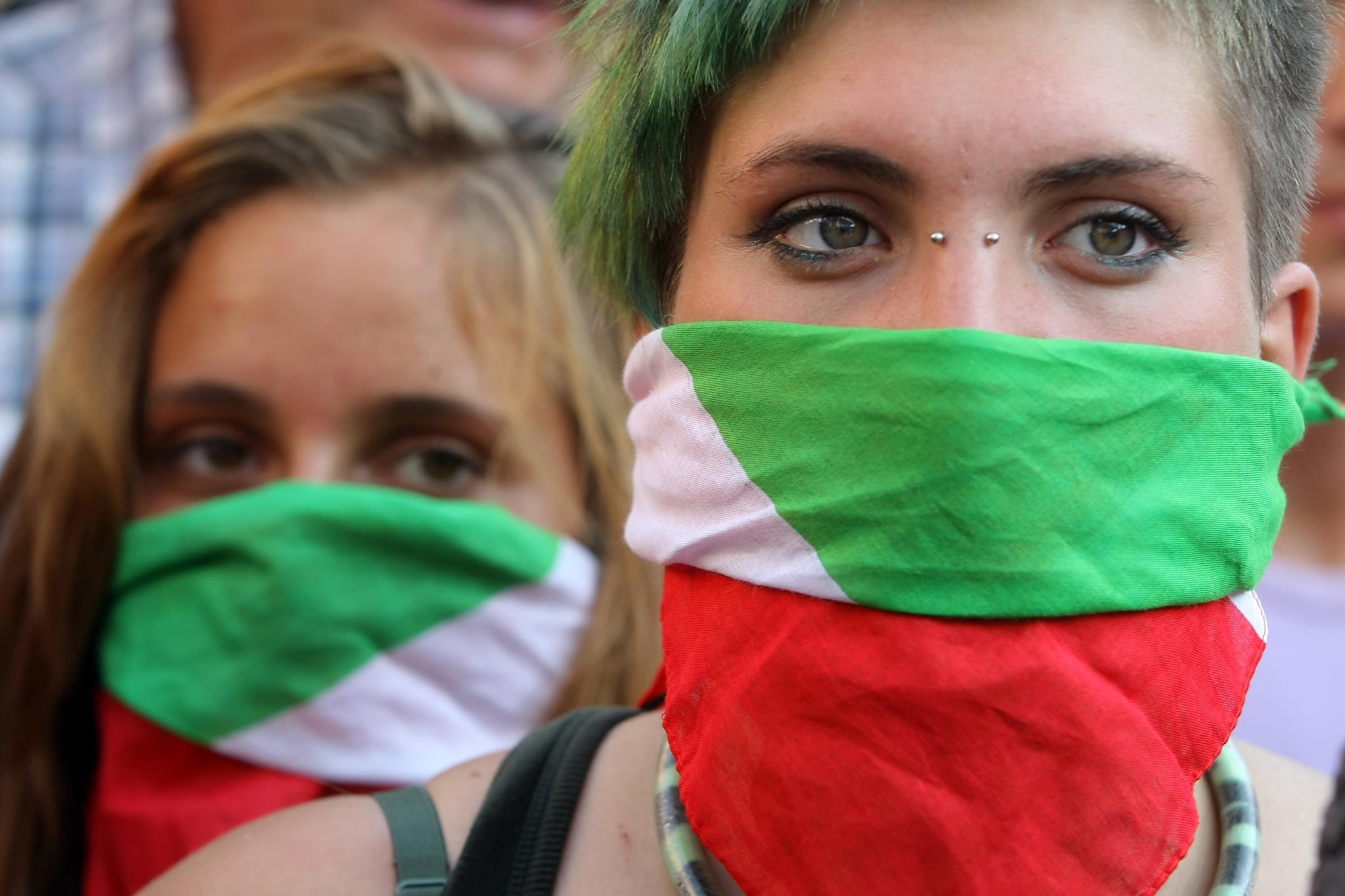 Dopo i malumori dei giorni scorsi all’interno della maggioranza, la sconfitta di ieri ha accelerato la decisione del Governo di rinviare l’esame del testo. Andrà avanti invece la discussione sulla prescrizione breve.