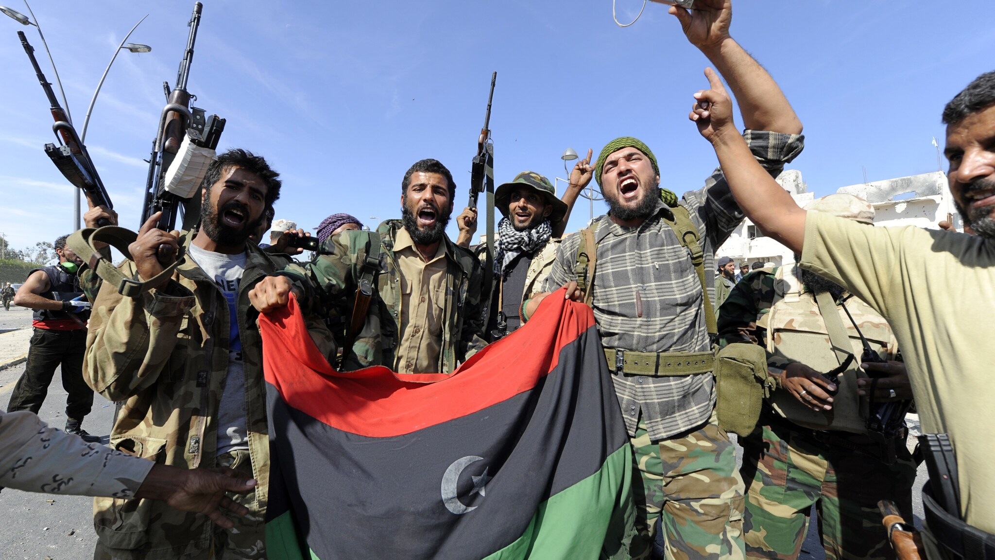 Dopo la morte di Gheddafi dalla Nato si parla di missione conclusa anche se la decisione finale spetterà al Consiglio Atlantico. In Libia è tempo di una nuova era e il Cnt è pronto a dichiarare la liberazione definitiva del Paese.