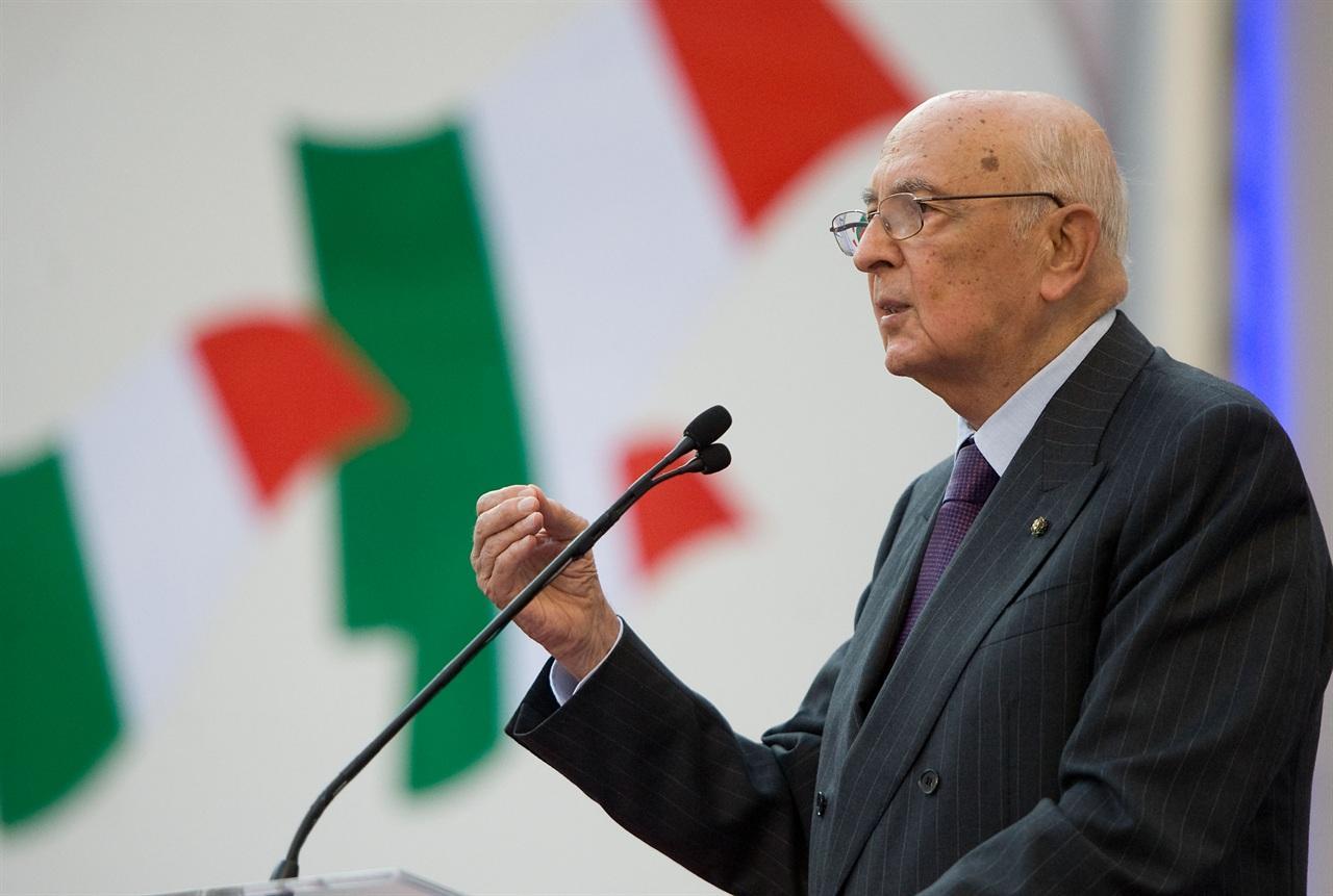 Se lo chiede in una nota il Presidente della Repubblica Giorgio Napolitano, che prende atto della complicatissima situazione in cui versa l'attuale esecutivo.
