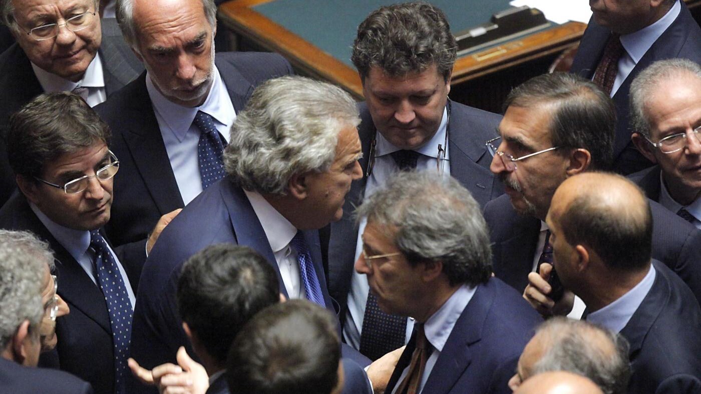 Per gli anni 2012, 2013 e 2014 la Camera ha chiesto al Tesoro la stessa dotazione attuale, non rinunciando ad un solo centesimo. Intanto al Paese vengono chiesti sacrifici.