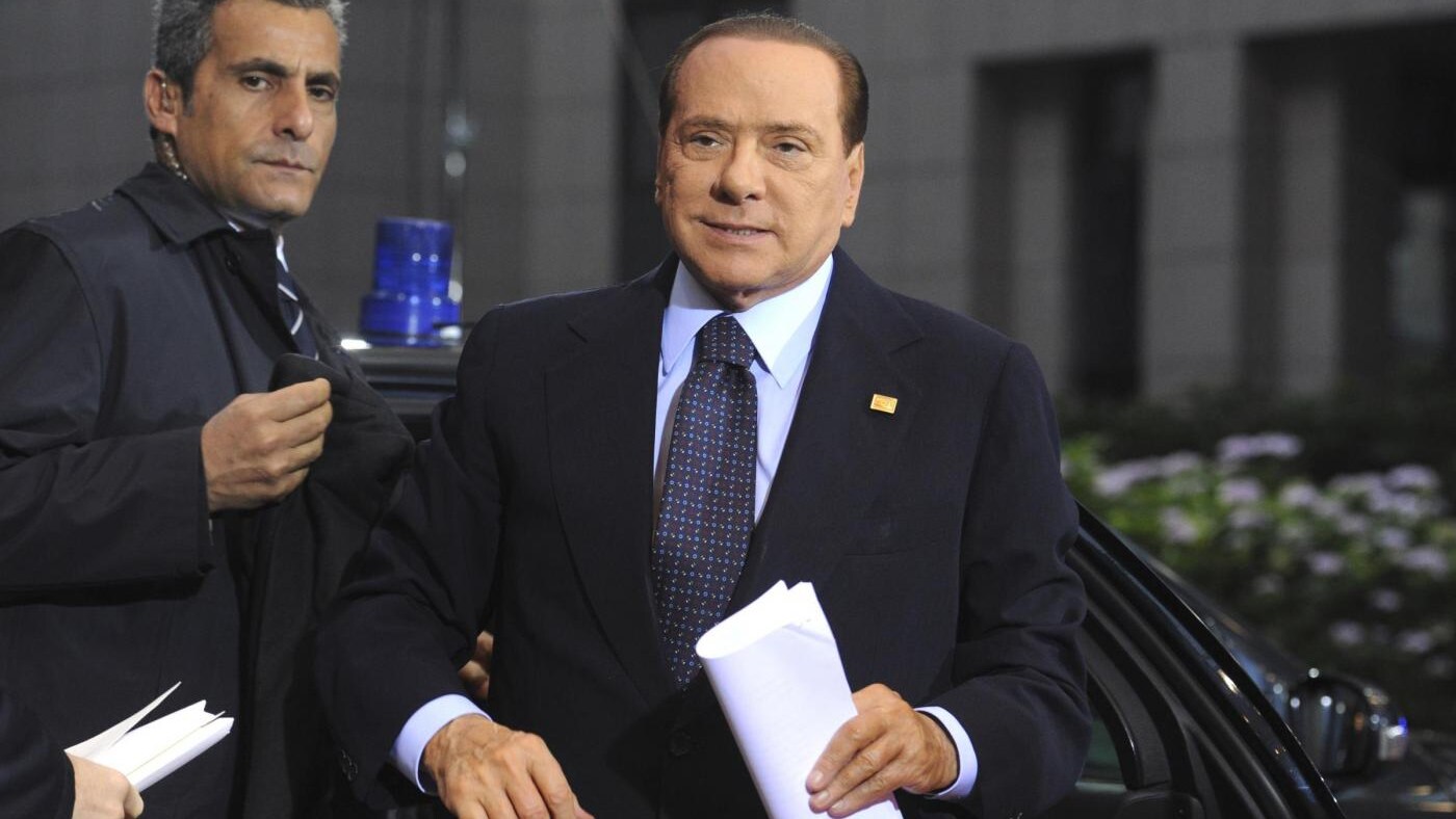 I magistrati di Milano deciso di rinviare l'udienza a causa degli impegni istituzionali del Presidente del Consiglio. Congelata la prescrizione.