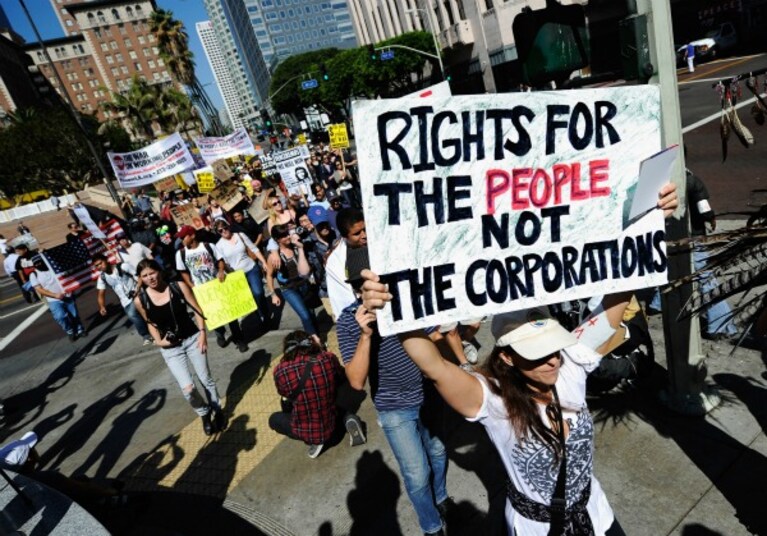 Un 99% che si oppone ad un intero sistema e propone un'alternativa pacifica in cui all'avidità di quell'1% venga posto un freno: questo è occupy wall street