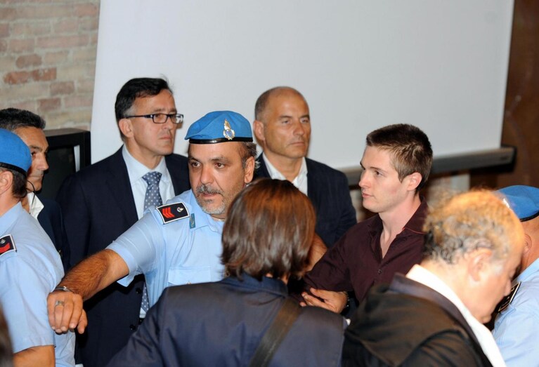 La reazione del ragazzo italiano dopo l'assoluzione