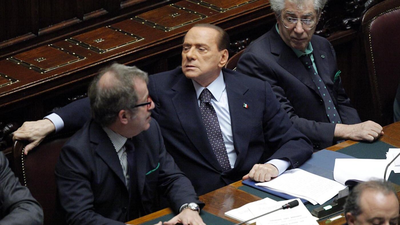 La votazione di ieri alla Camera ha certificato che Berlusconi non ha più i numeri per governare. Il Cavaliere vuole andare subito al voto, ma ha già dichiarato che il candidato del centrodestra sarà Alfano e non lui.