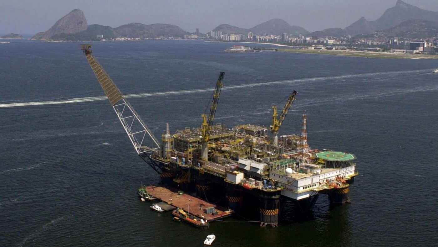 Purtroppo è già cominciato lo sversamento petrolifero al largo delle coste del Brasile, dopo l'incidente che ha coinvolto un pozzo a circa 1200 metri di profondità.