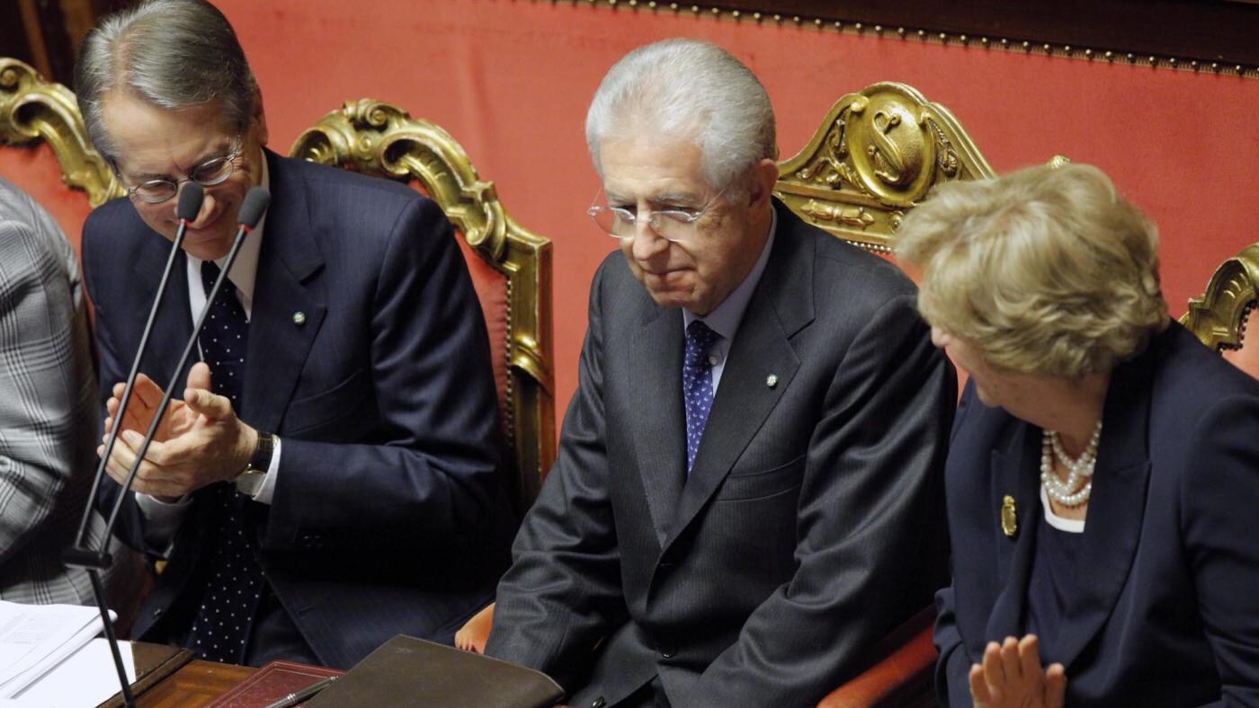 La Lega nord ha deciso di non votare la fiducia al governo Monti. Pdl e Idv voteranno la fiducia, ma si tratterà di un appoggio condizionato.