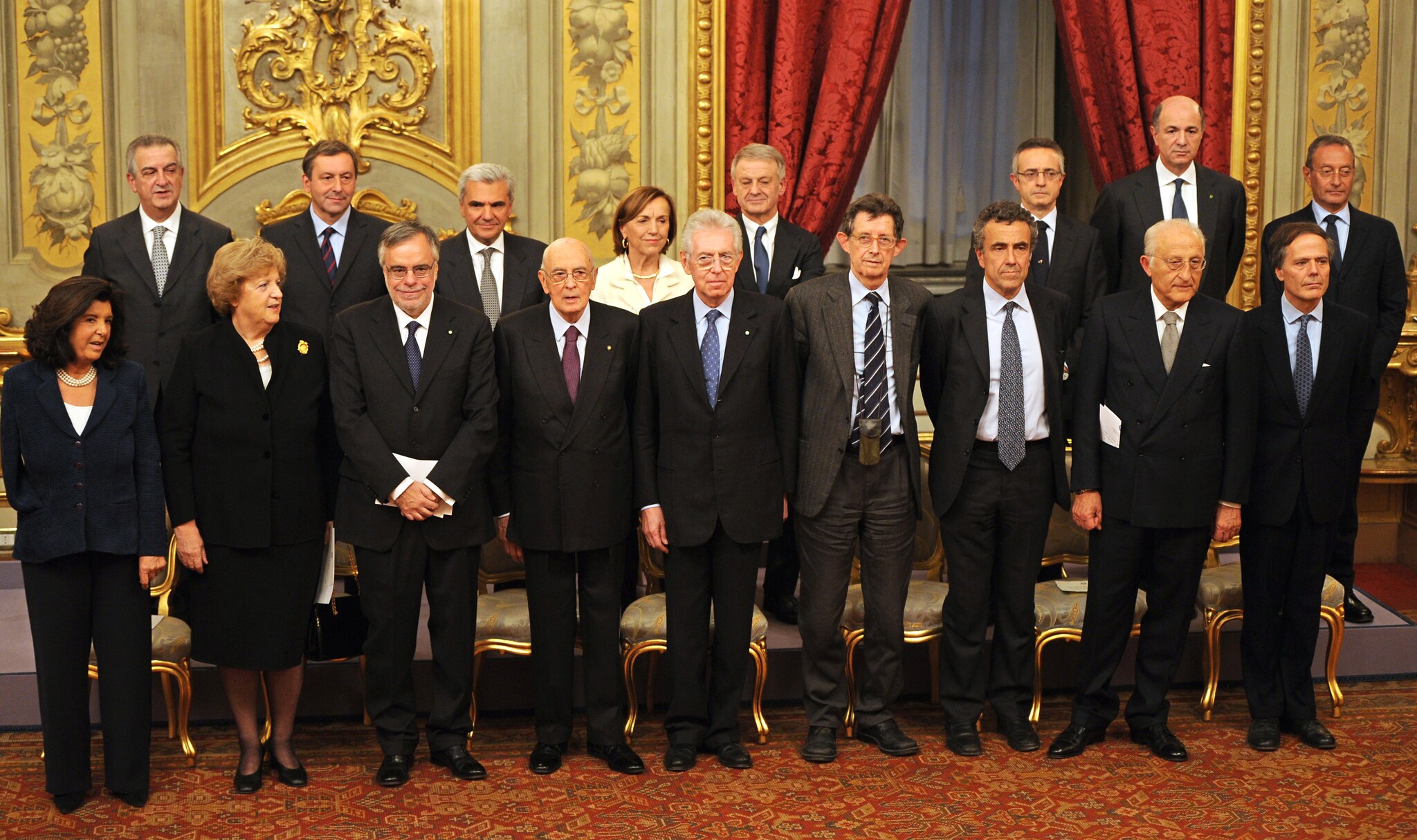 Il governo del Professor Monti vanta un'età media di 64 anni, la più alta non solo tra i 27 paesi dell'Unione Europea, ma anche tra i 58 esecutivi che hanno guidato l'Italia dal 1948 ad oggi.