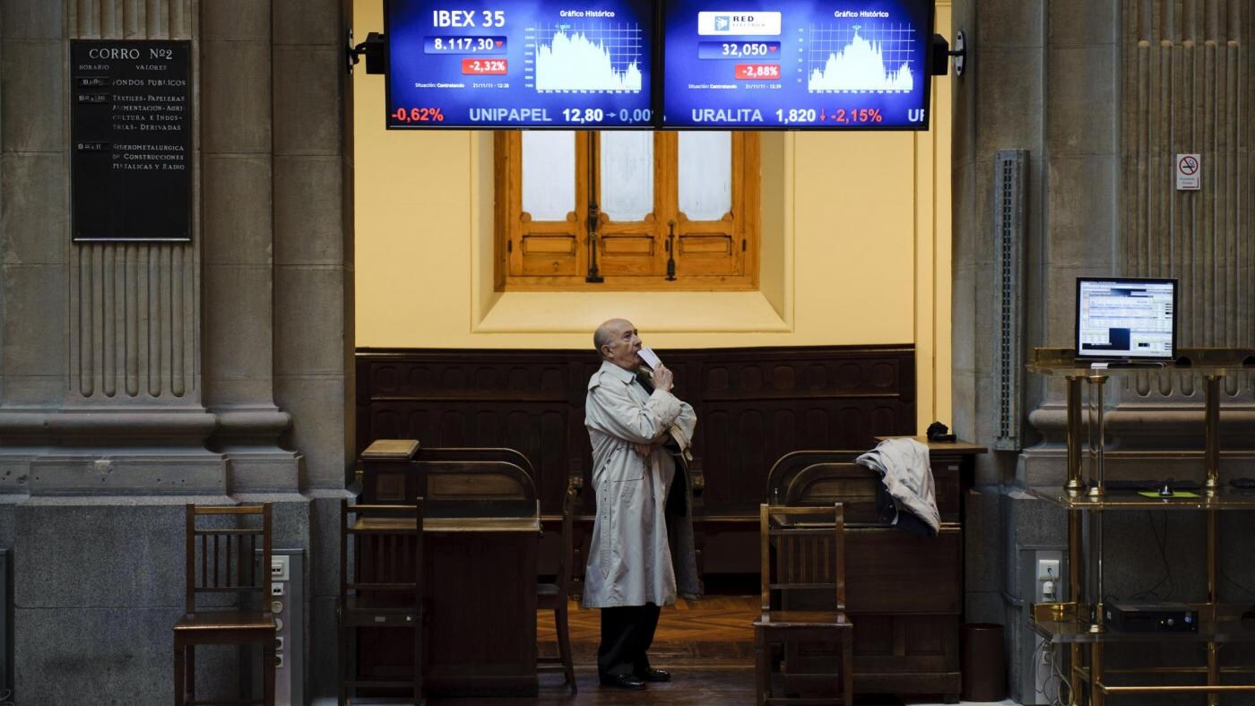 Nonostante la smentita del Fmi, gli investitori credono che le istituzioni internazionali tenderanno una mano all'Italia. lo spread va giù. Bene tutte le principali borse del Vecchio Continente.