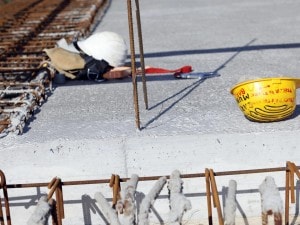 Un bilancio pesante quello delle morti bianche di ieri: in una sola giornata hanno perso la vita quattro operai in quattro cantieri a Roma, Palermo, Carrara e sulla A3.