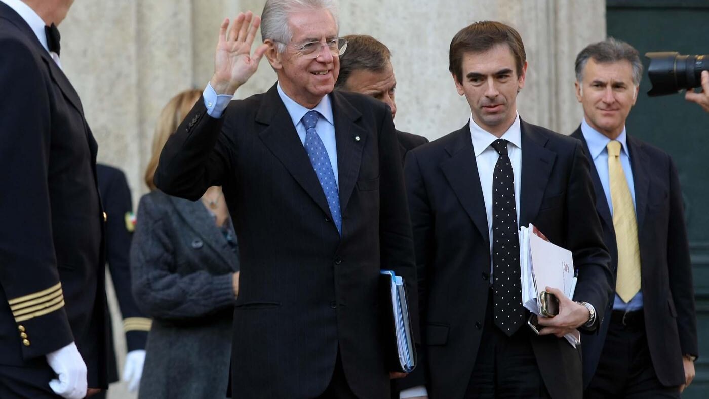 Ampi consensi per nuovo governo Monti da parte di Pd, Pdl e Terzo Polo; perplessità da parte di Sinistra e Libertà e Italia dei Valori. Lega furiosa.