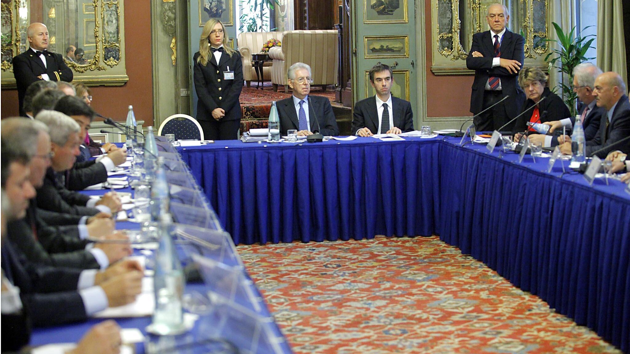 Mario Monti incontra le parti sociali