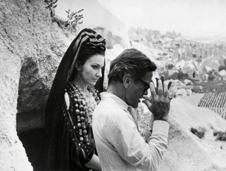 Profeta dei nostri tempi, profeta di sé stesso: la mattina del 2 novembre del 1975 il cadavere di Pier Paolo Pasolini, massacrato con violenza, veniva ritrovato all'idroscalo di Ostia.