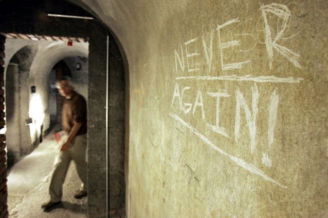 L'edificio era stato costruito nel 1942 ad Amburgo per dare rifugio a trentamila persone durante i bombardamenti aerei: presto diventerà la più grande centrale elettrica da fonti rinnovabili d'Europa, trasformando un passato oscuro in energia luminosa (e pulita) per il futuro.