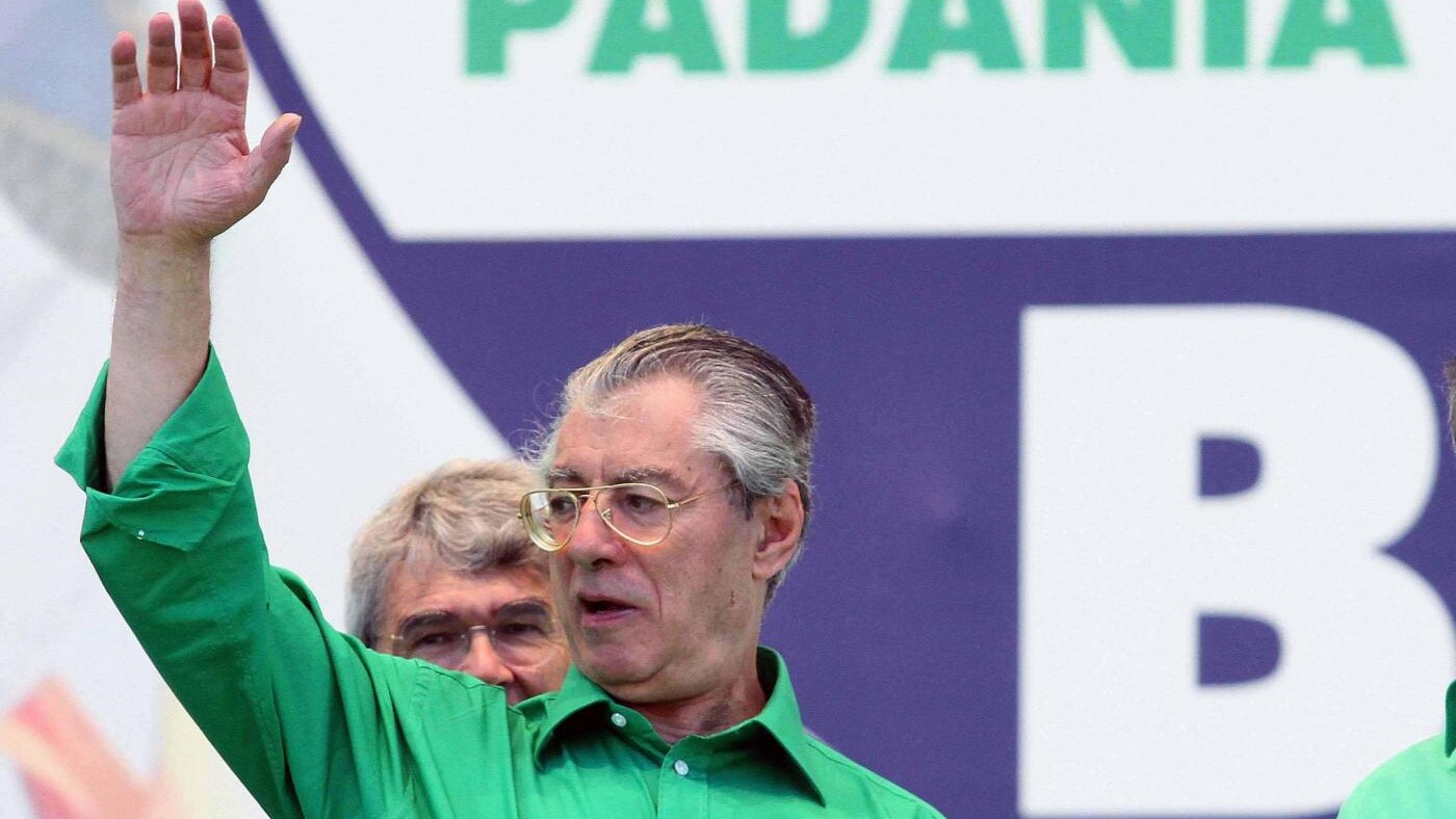 il quotidiano leghista attacca il nuovo esecutivo e il capo dello stato napolitano